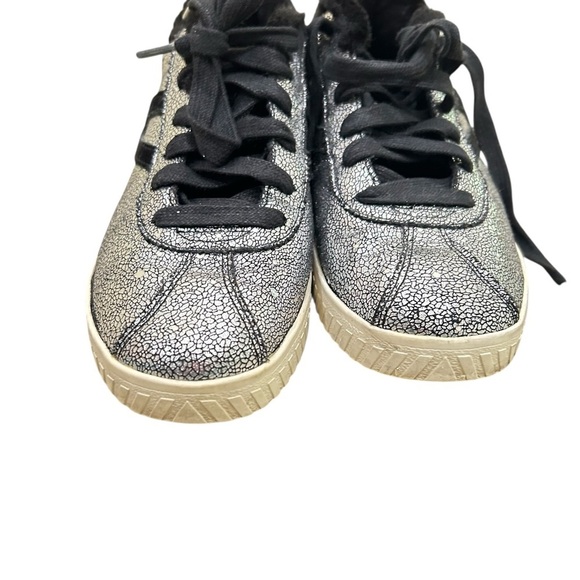 Tretorn callie Silver glitter metallic Black lace up Sneakers & faux fur sz 7.5 - Picture 11 of 13